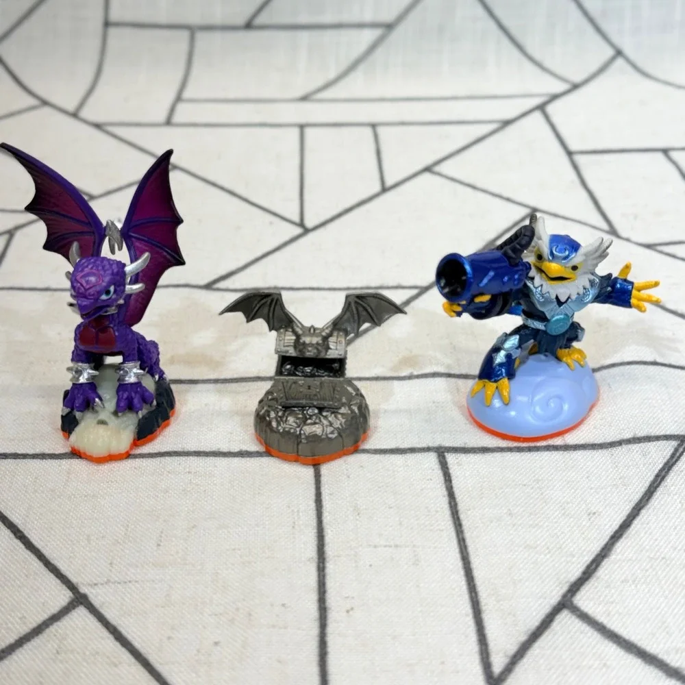 Skylanders Giants Figures Lot O/S Multicolor Cynder Jet-Vac Platinum Chest